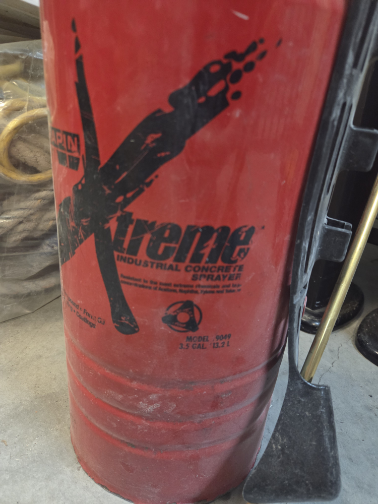 Xtreme Industrial Concrete Sprayer 3.5 Gal - photo 2