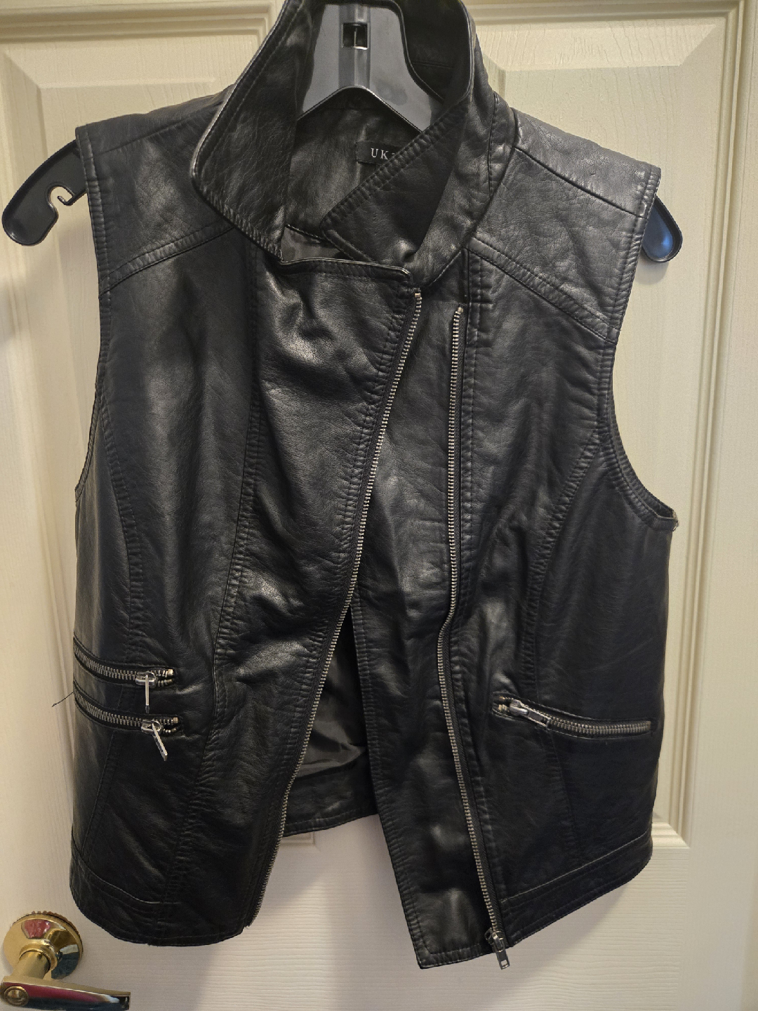 UK2LA Black Faux Leather Vest - Size L/G - photo 2