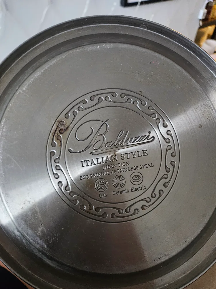 Stovetop kettle with button image indicator(3)