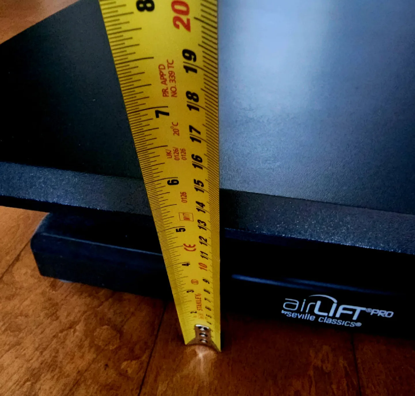 airLIFT PRO Seville Classics Standing Desk Converter image indicator(3)