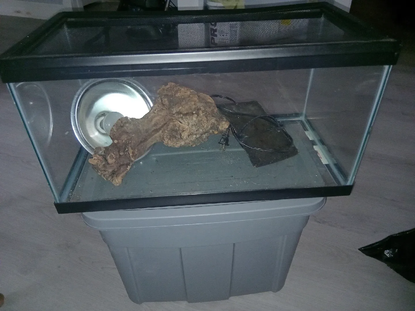 Terrarium reptile enclosure with accessories image indicator(2)