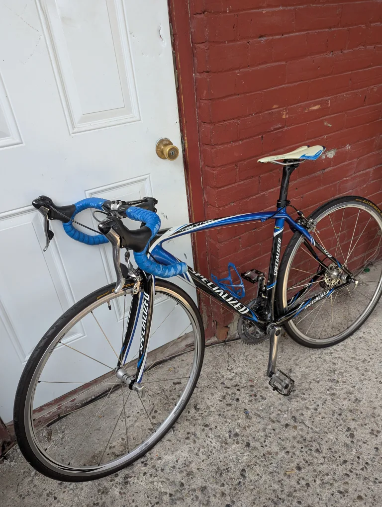 Specialized Tarmac carbon fiber Road Bike image indicator(4)