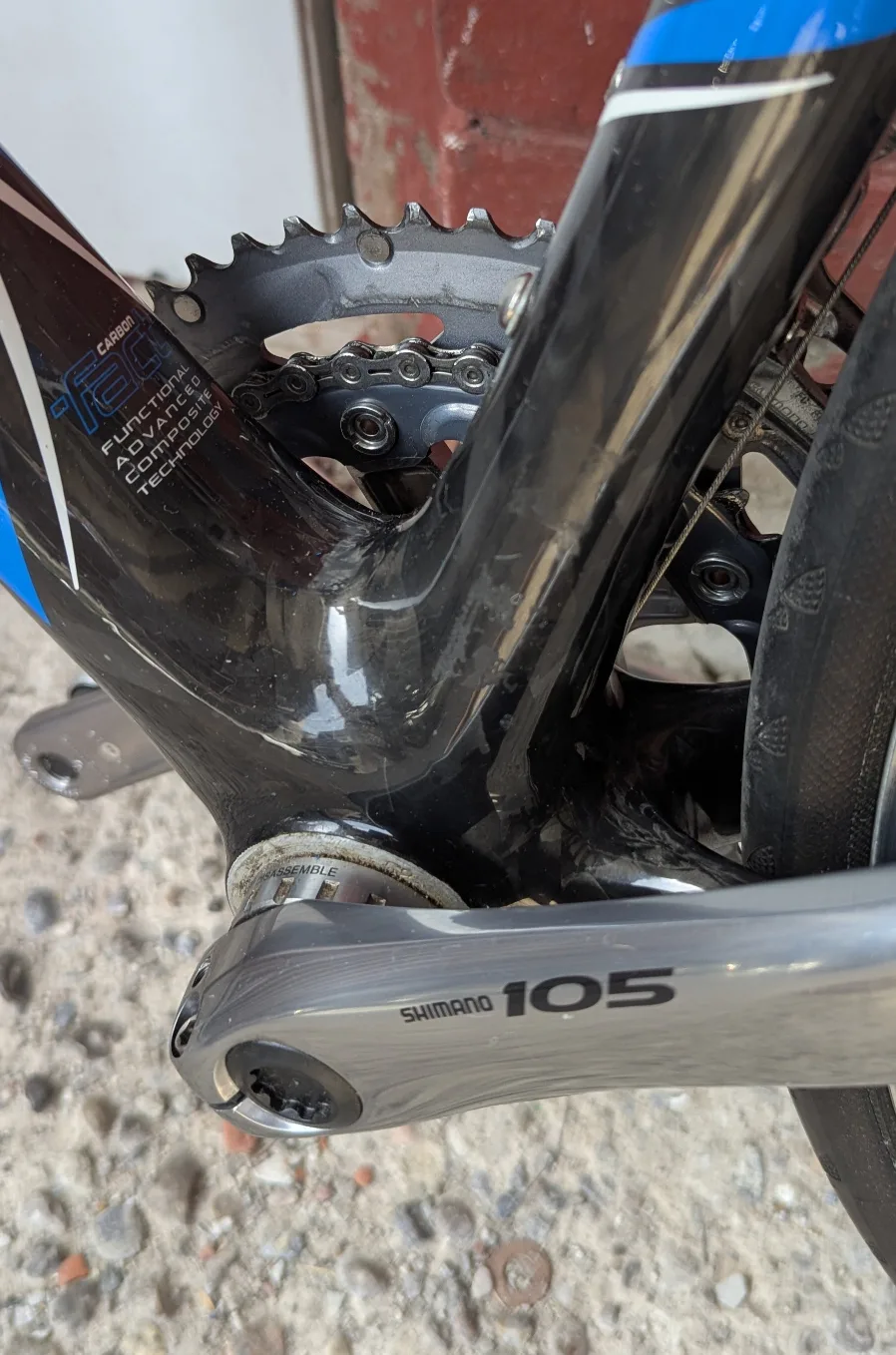 Specialized Tarmac carbon fiber Road Bike image indicator(7)