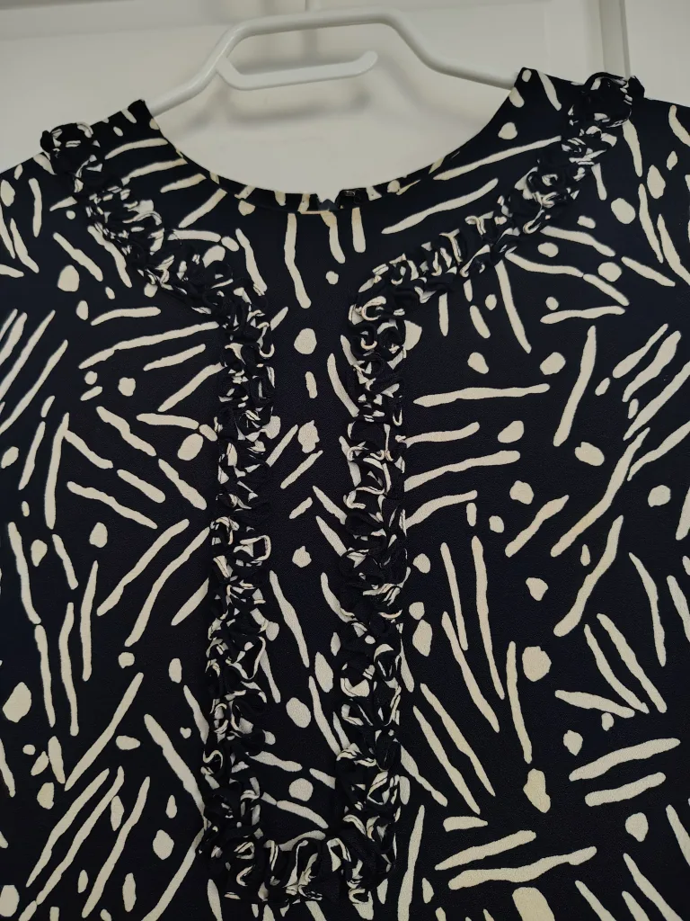 Carolina Herrera Classic Vintage Dress  - Size 4-6 image indicator(3)