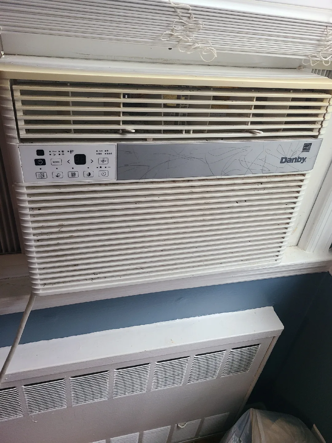 Assorted Used Furniture - Chairs & Sofas image indicator(7)