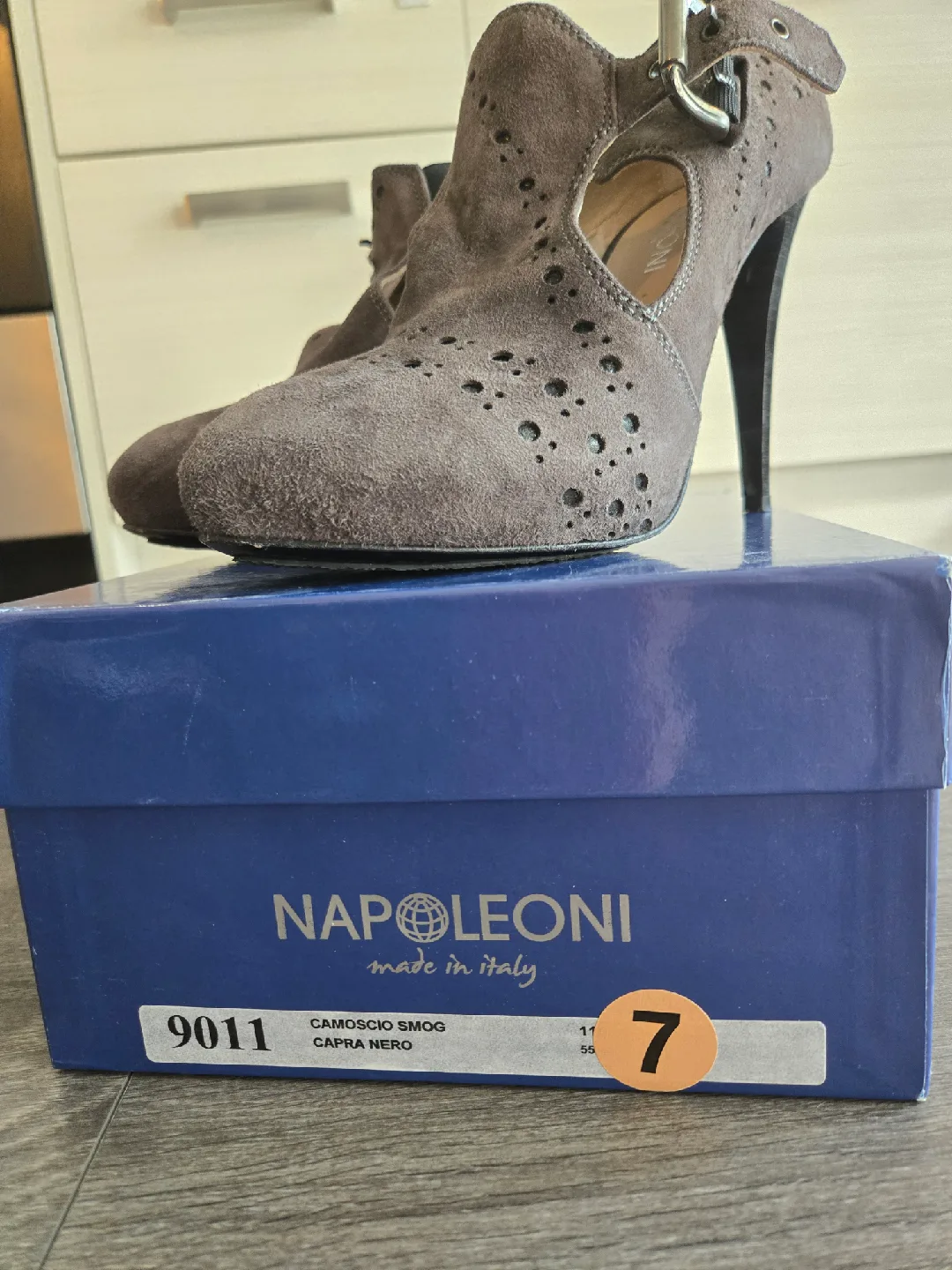 Napoleon Brown Suede Heels - Size 7 image indicator(6)
