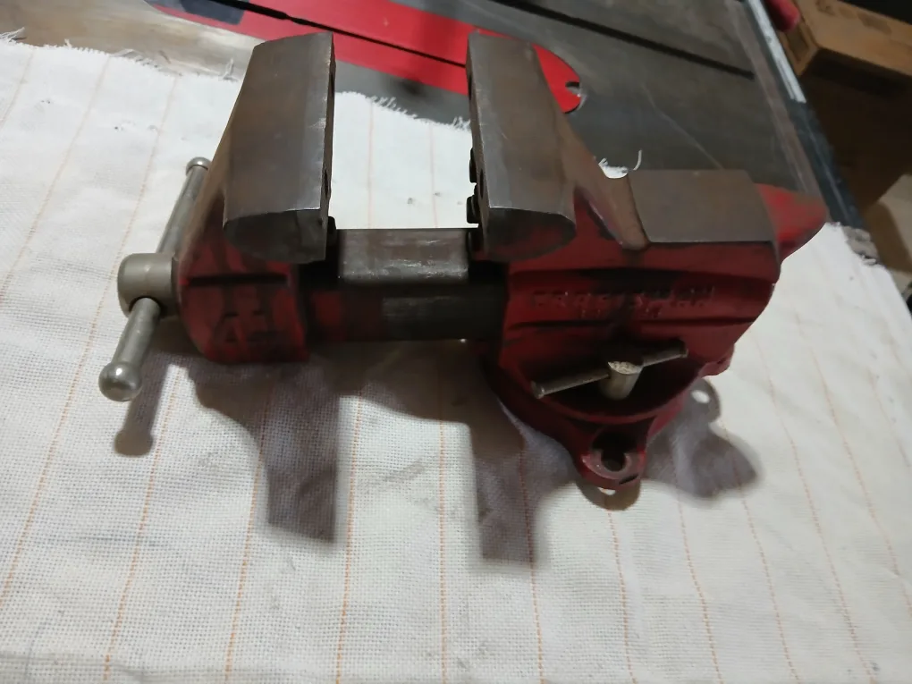 Craftsman 4 1/2 Bench Vise image indicator(6)