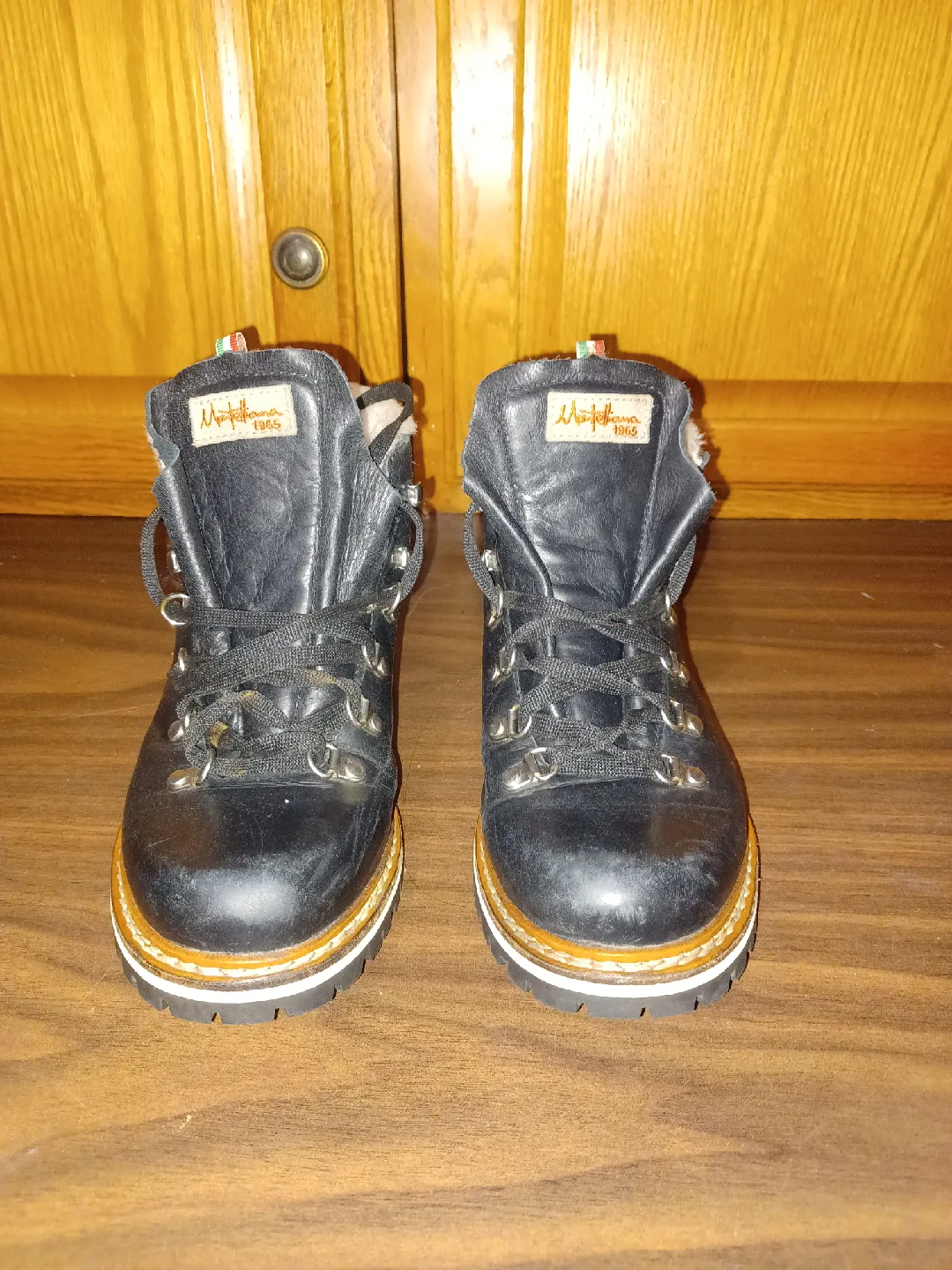 Montelliana 1965 Black Leather Hiking Boots thumbnail