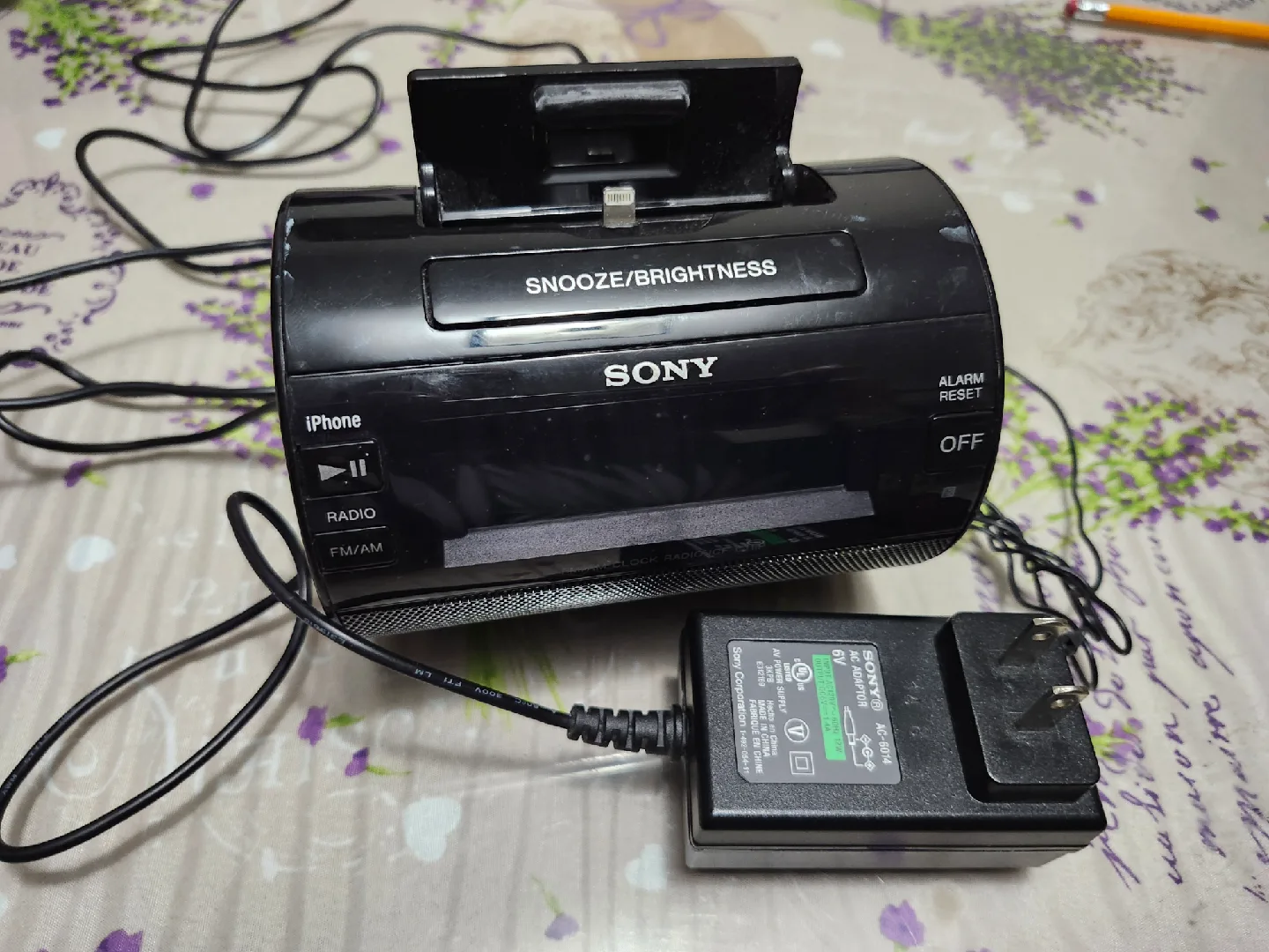 Sony ICF-C1iP FM/AM Clock Radio - Black image indicator(8)