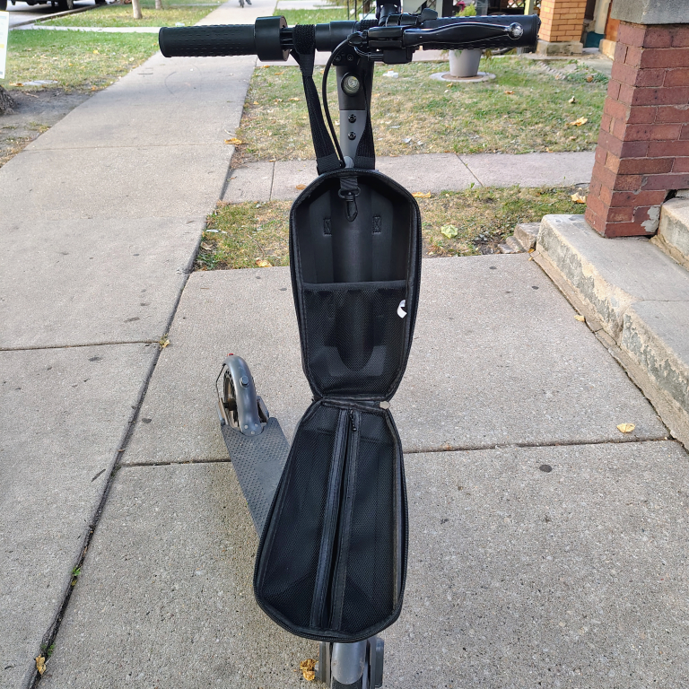 electric scooter goes up to 25 mph - photo 3