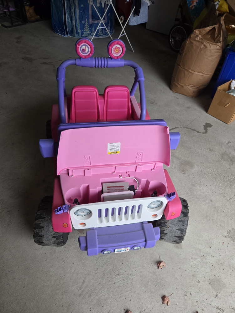 Pink Jeep Wrangler Ride-On Car