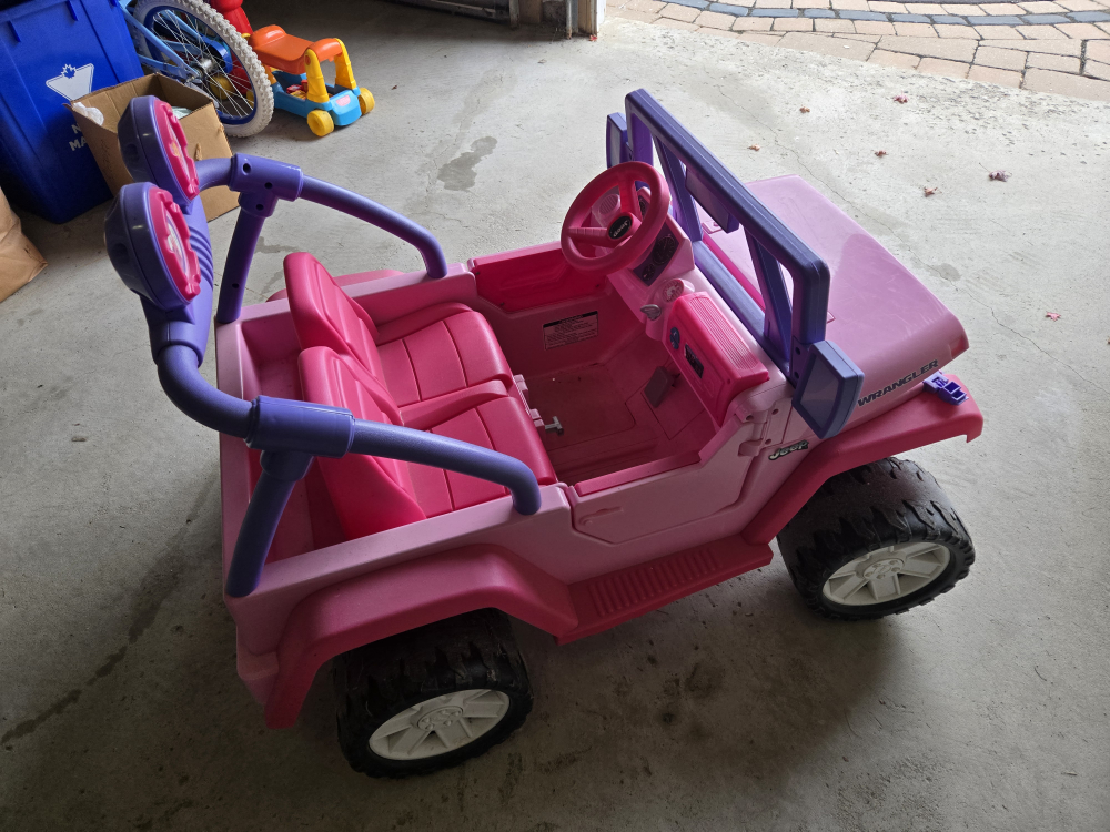 Pink Jeep Wrangler Ride-On Car - photo 2