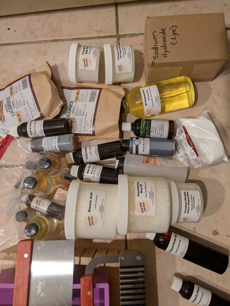 Assorted soap making supplies image indicator(2)