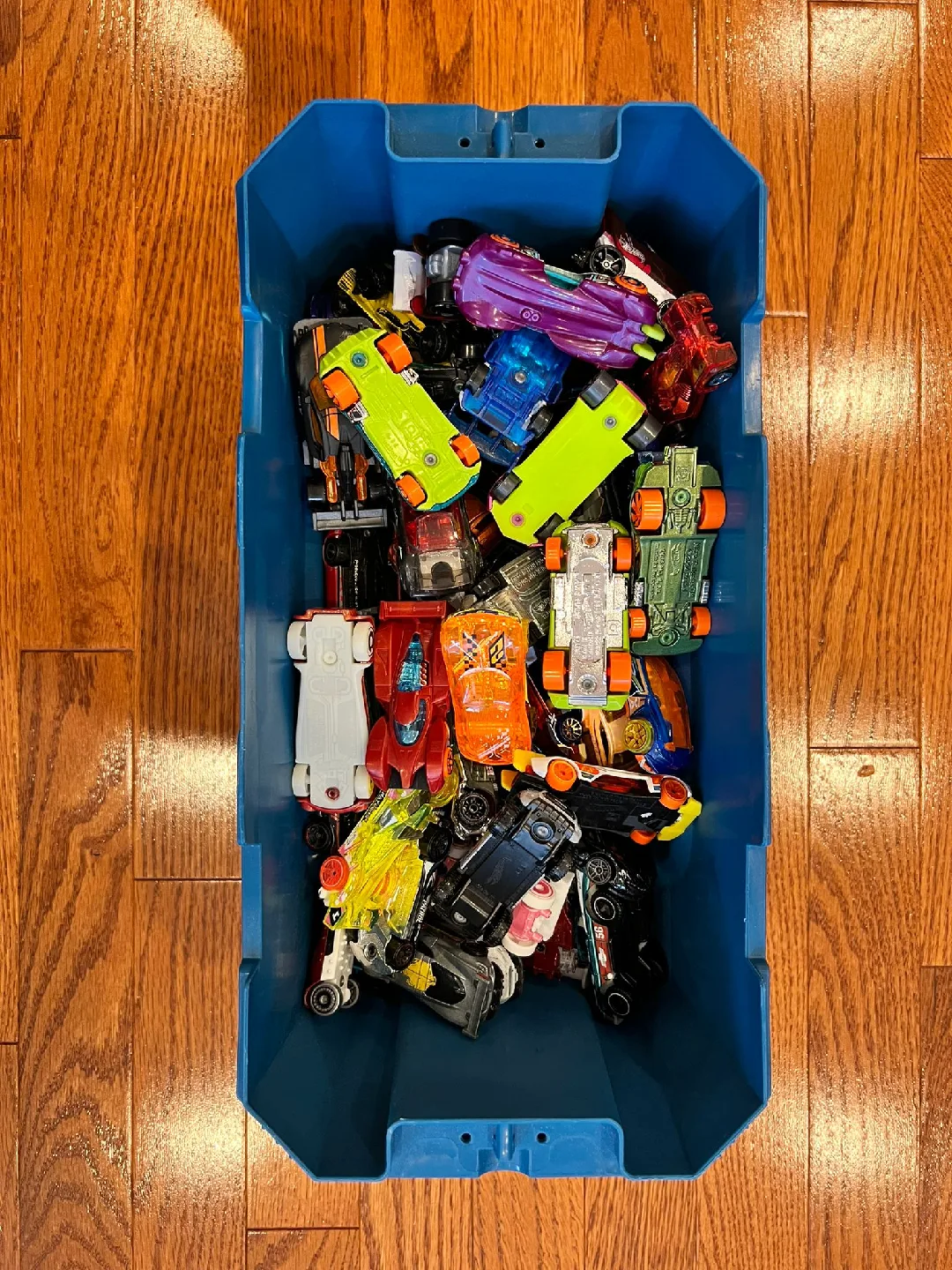 Lot of 93 Hot Wheels Cars image indicator(3)