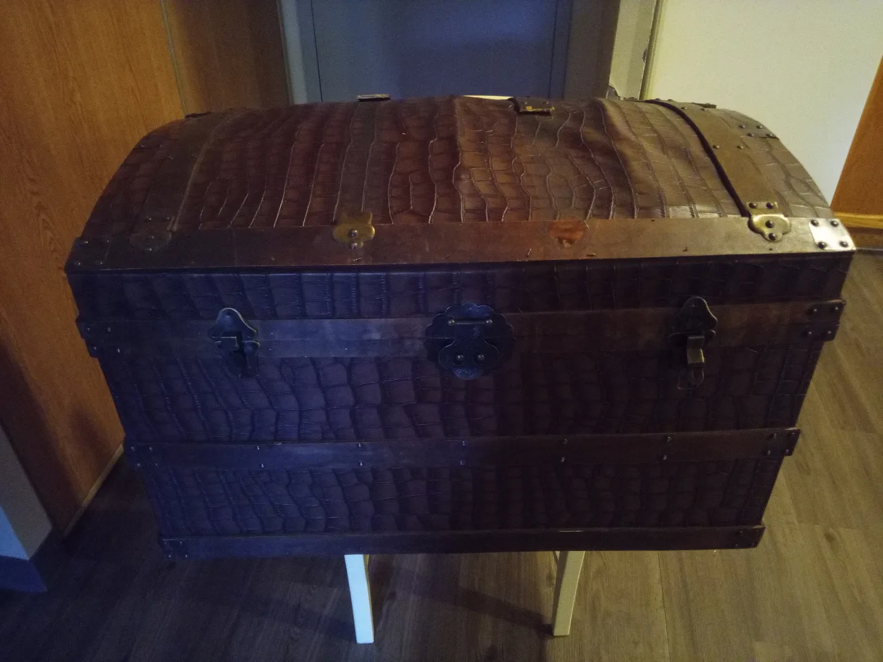 Vintage Dome Top Trunk thumbnail