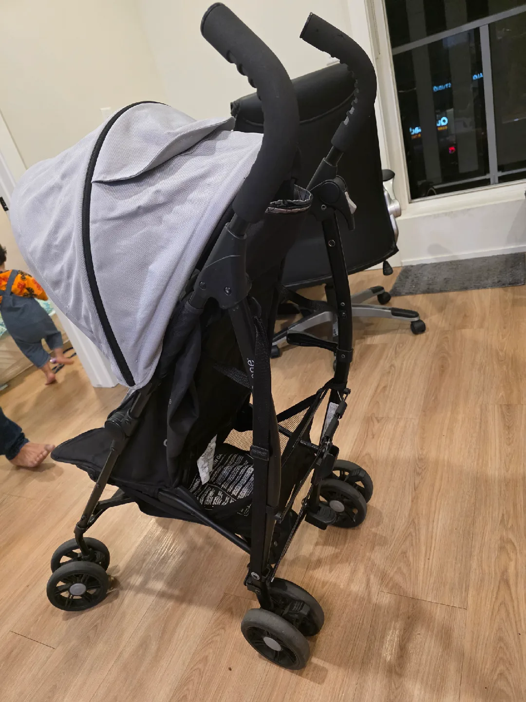 Summer Infant 3D Lite Convenience Stroller - Grey/Black image indicator(2)