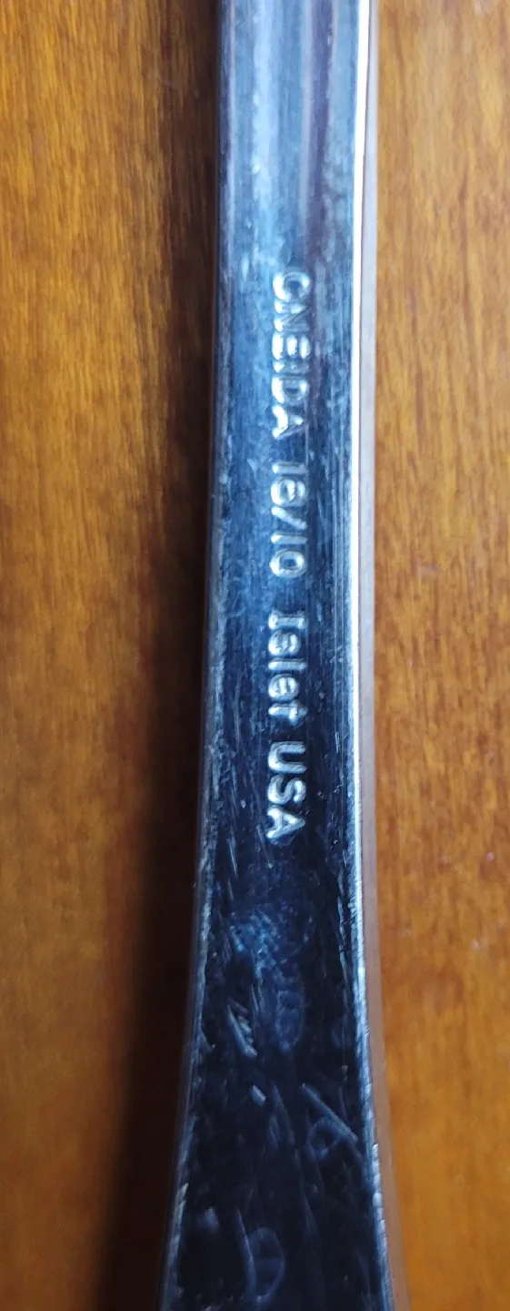 Oneida 18/10 Stainless Steel Flatware Set image indicator(6)