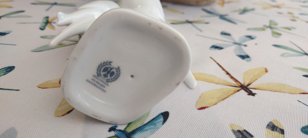 Hollohaza Hungarian Handpainted Porcelain Bird Figurine - photo 2