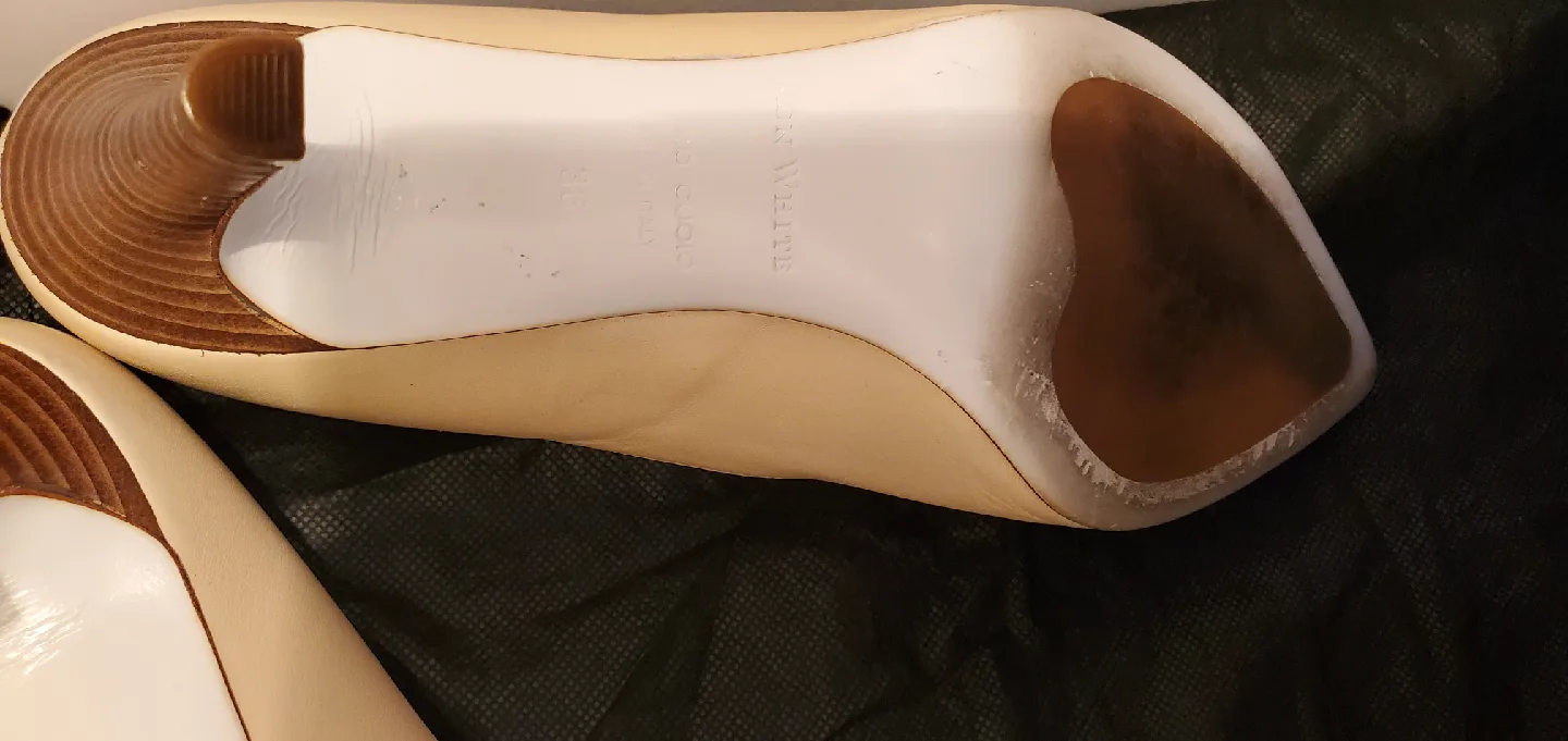 Ron White Beige Leather Heels - Size 36 image indicator(3)