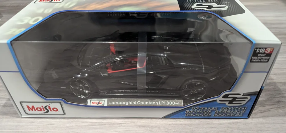 Maisto Lamborghini Countach LPI 800