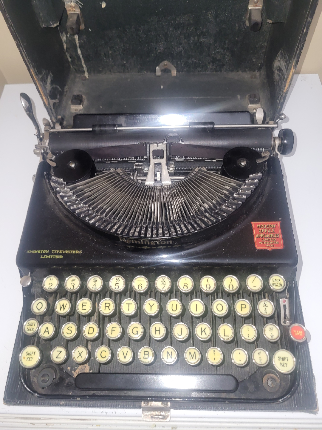 Vintage Remington Typewriter Limited w/ Case