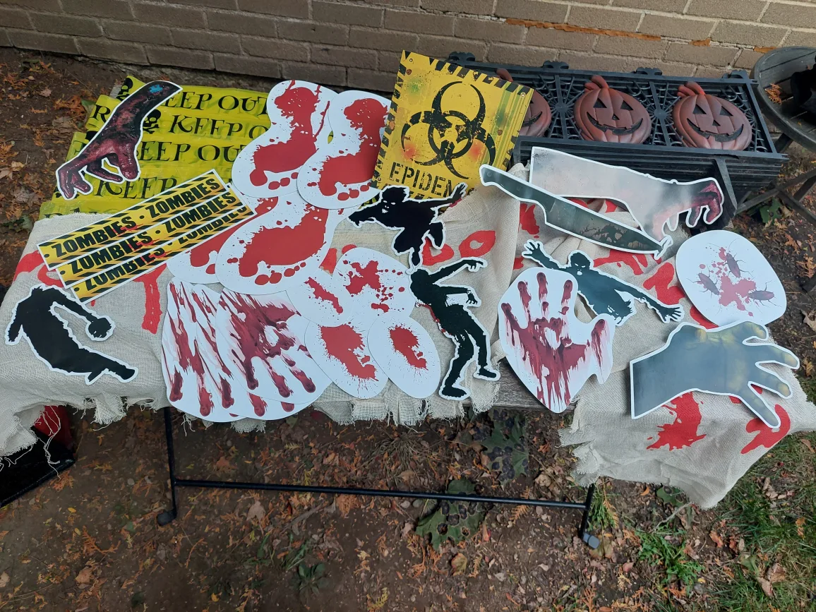 Halloween Decorations - Zombie Theme thumbnail