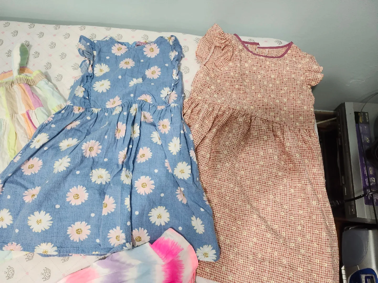 Beautiful Girls' Dresses - Various Styles  age 5 to 7 image indicator(2)