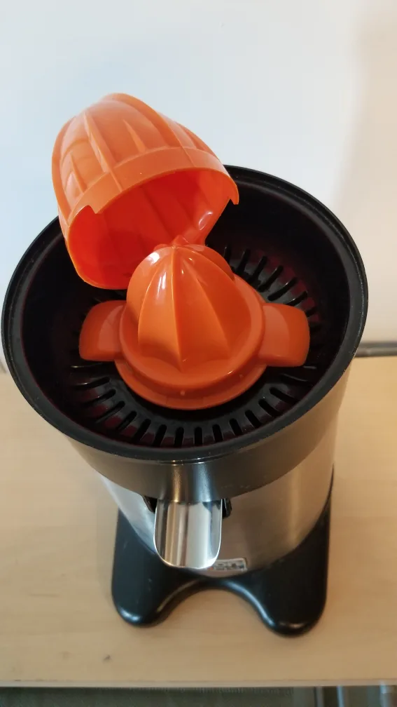 Salton VitaPro Electric Juicer. It's available. Non-negotiable. image indicator(2)