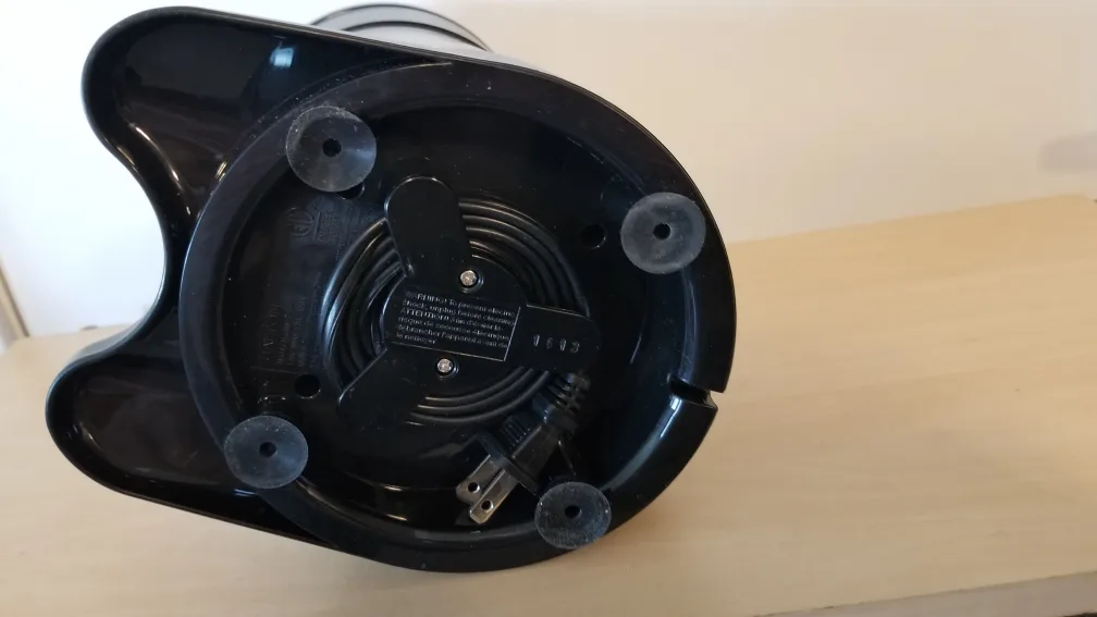 Salton VitaPro Electric Juicer. It's available. Non-negotiable. image indicator(3)