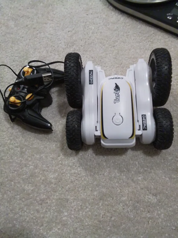 DEERC Turbo Twister RC Stunt Car image indicator(3)