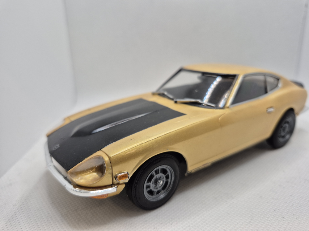 Datsun 240Z Model Car - Gold & Black