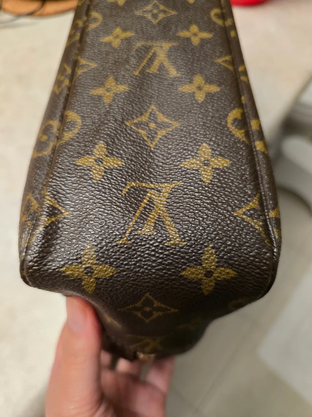 LV Trousse 28 image indicator(5)