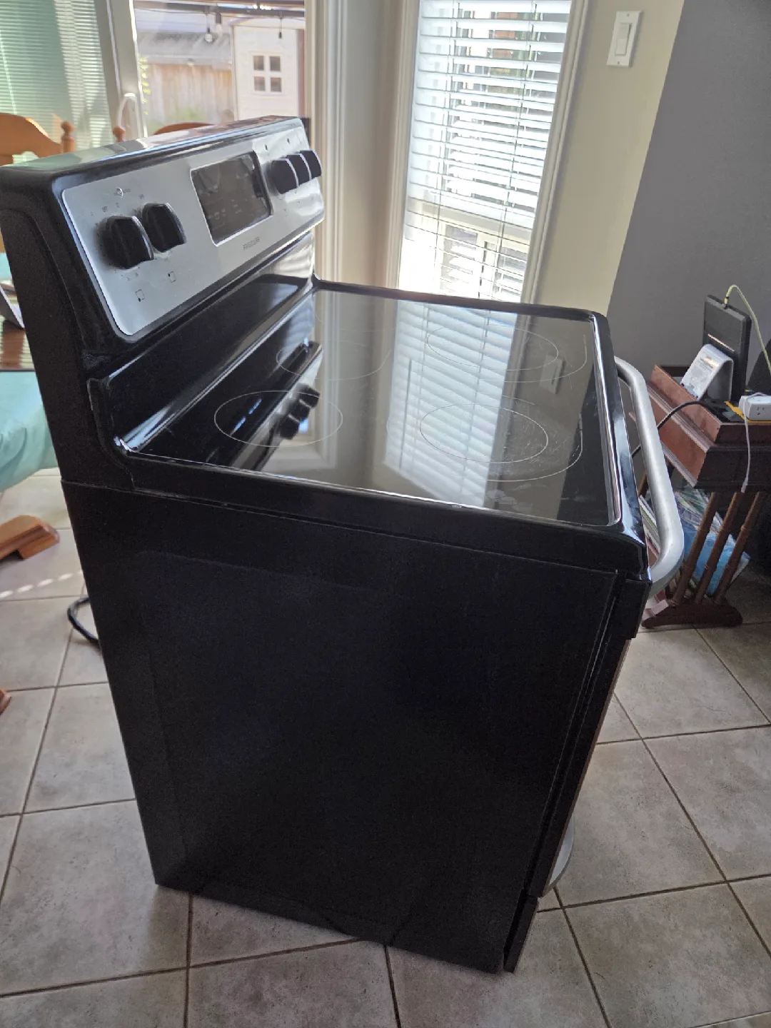 Frigidaire Electric Range Oven image indicator(5)