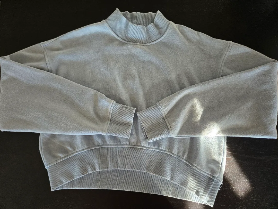 🥕Blue Cropped Mock Neck Sweatshirt