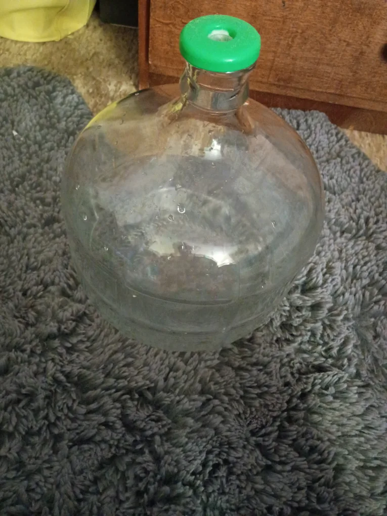 Mountain Valley Spring Water Glass Bottle image indicator(2)