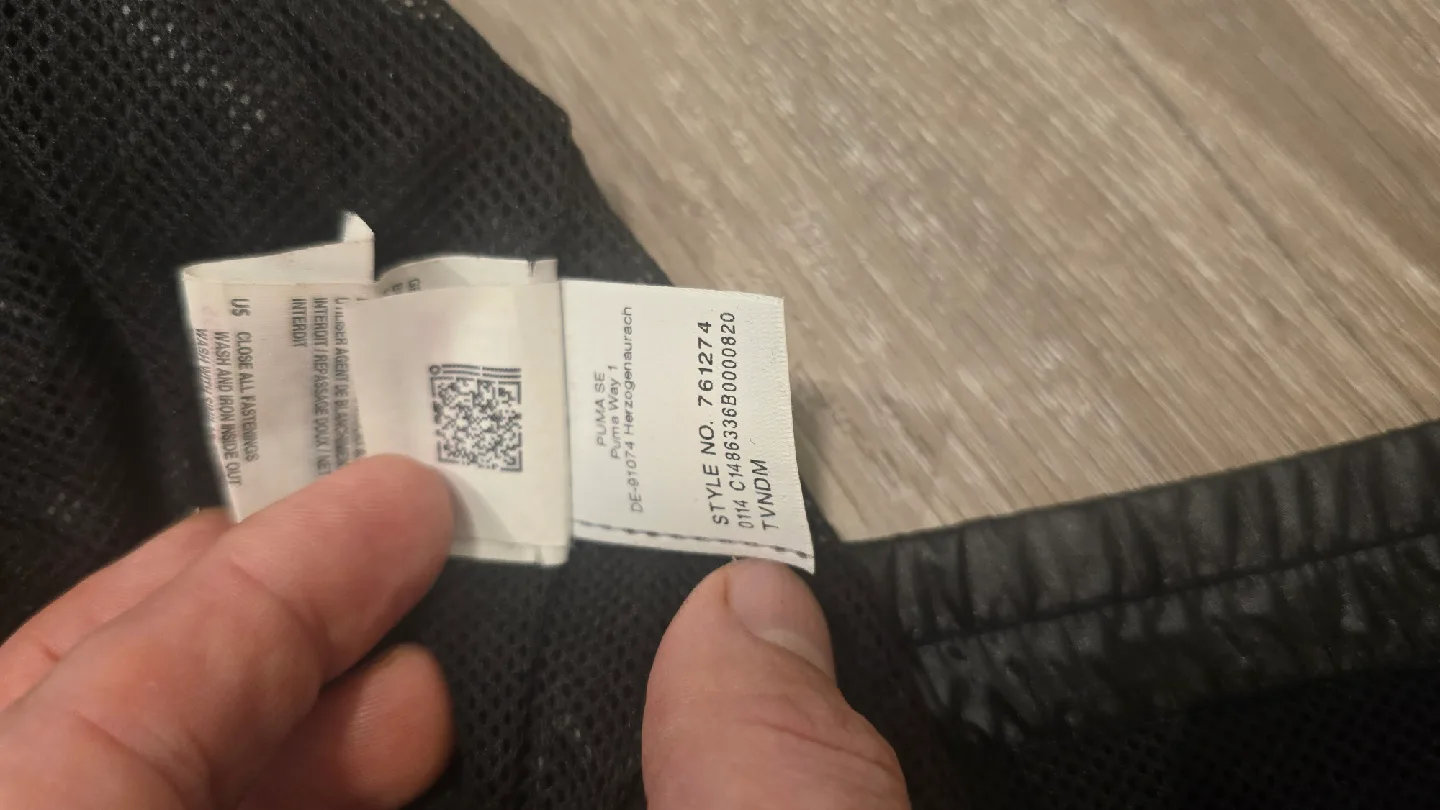 Puma Scuderia Ferrari Black Jacket - Size L image indicator(8)