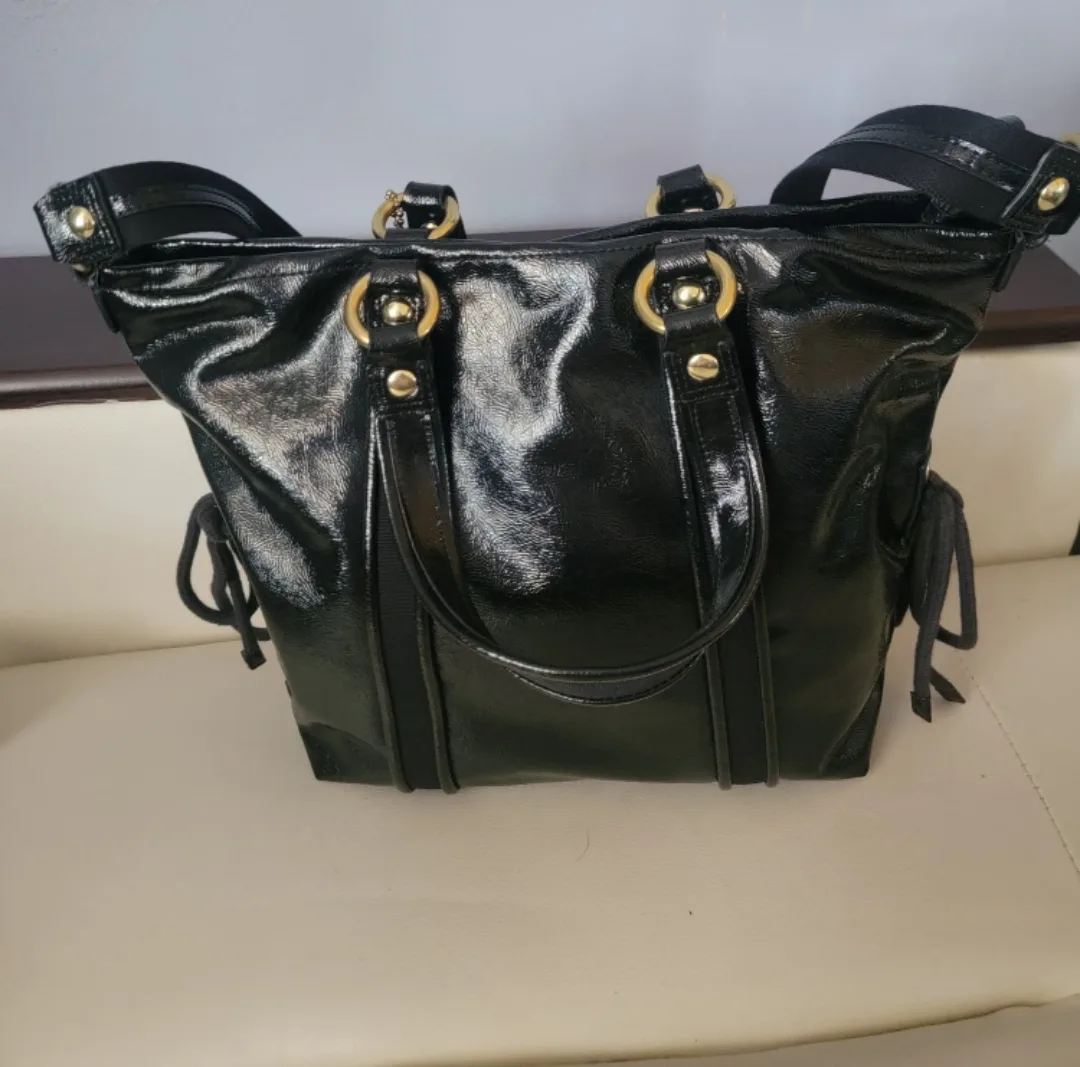 Coach Poppy Daisy Liquid Gloss Patent Leather Bag image indicator(6)