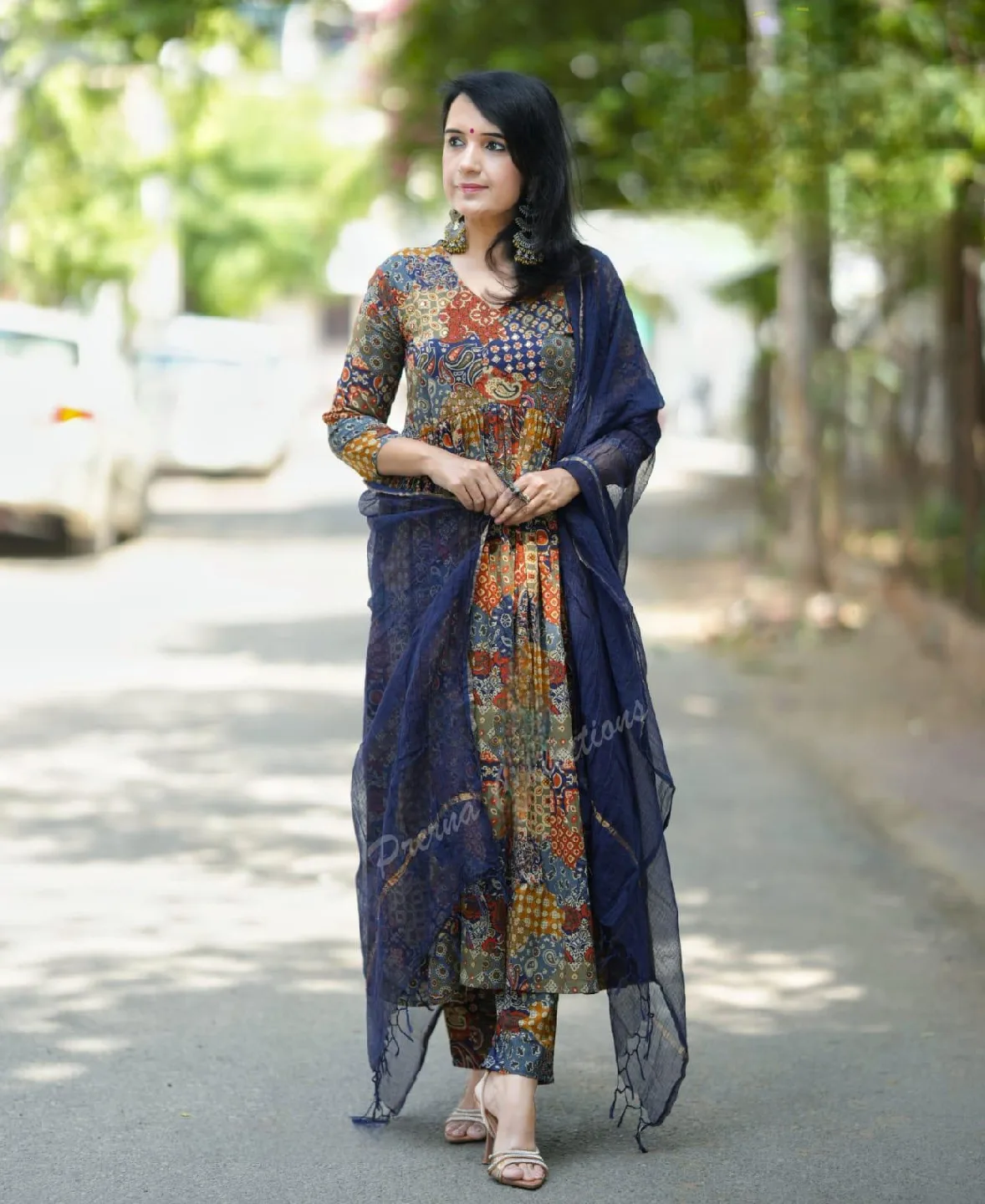 Ladies dress image indicator(7)