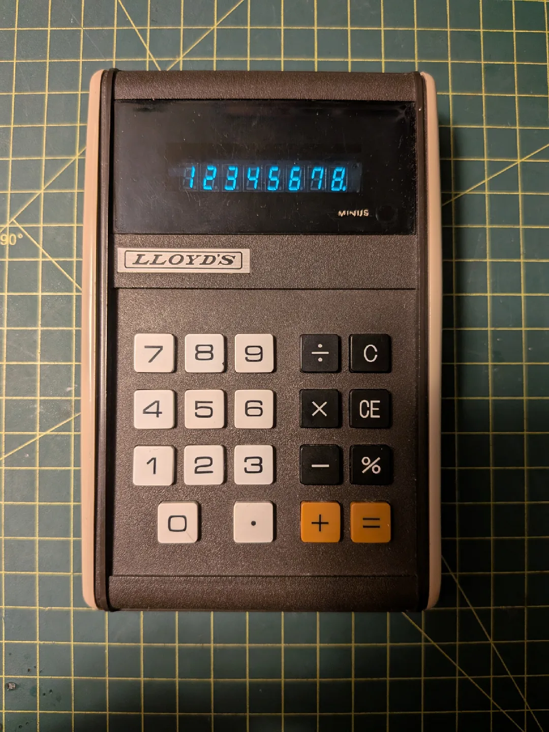 Vintage Calculator with manual and case image indicator(2)