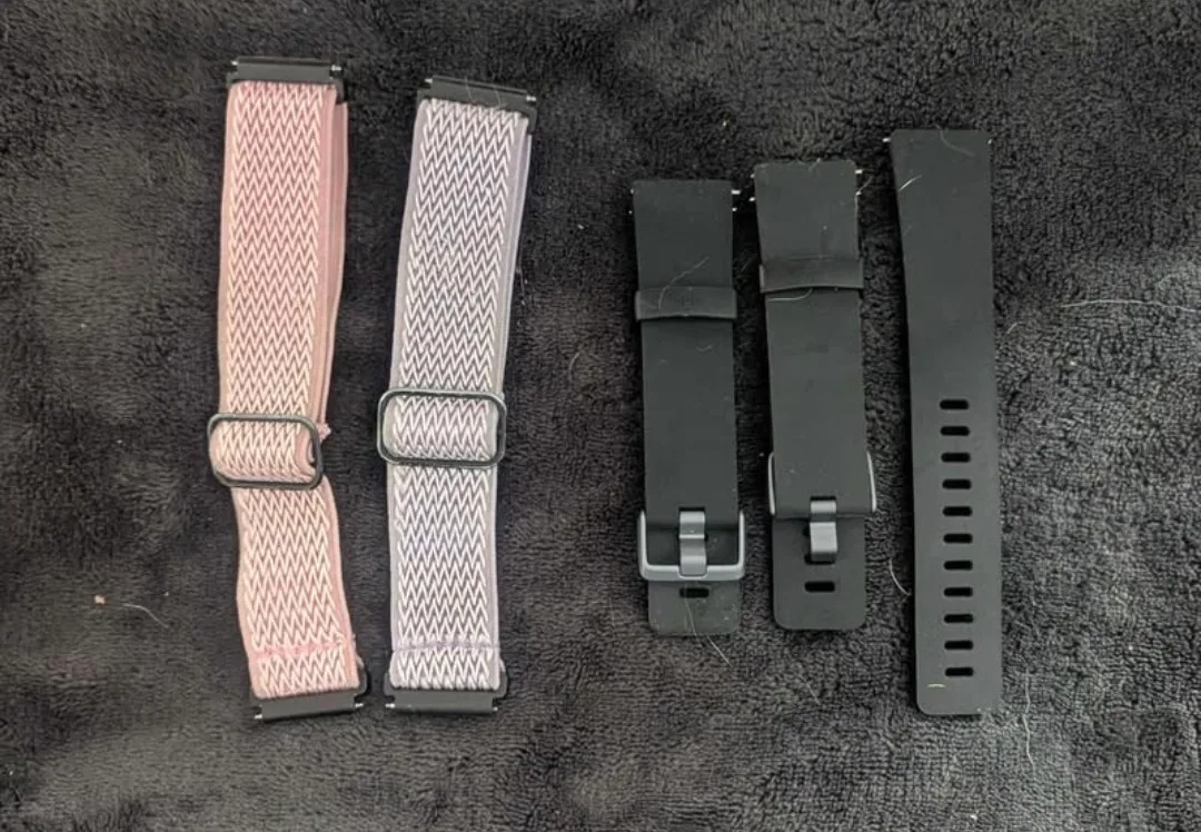 Assorted Fitbit Watch Bands Versa 2 image indicator(2)
