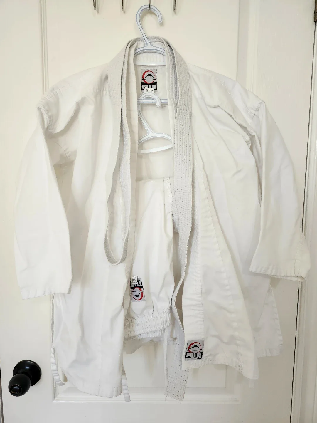 Fuji karate Gi, size 1. Pick up in Kitchener, $40 thumbnail