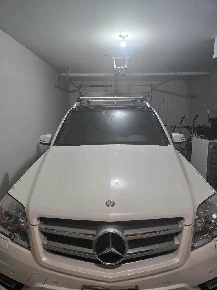 Mercedes-Benz GLK-Class White SUV image indicator(2)