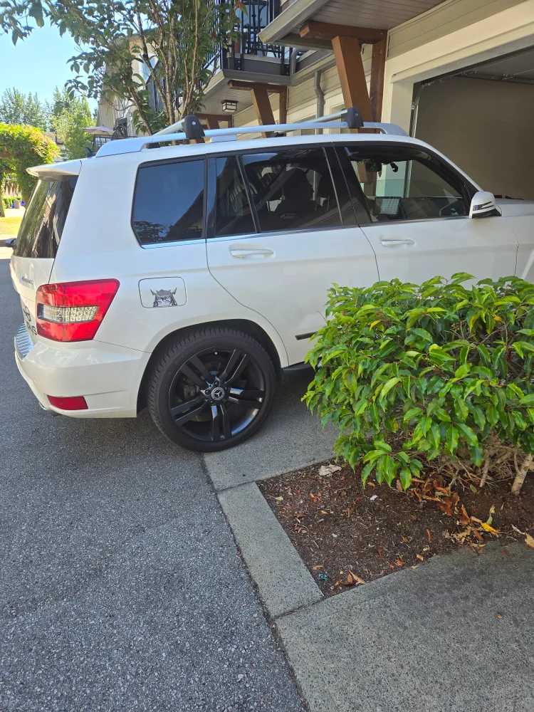 Mercedes-Benz GLK-Class White SUV image indicator(4)