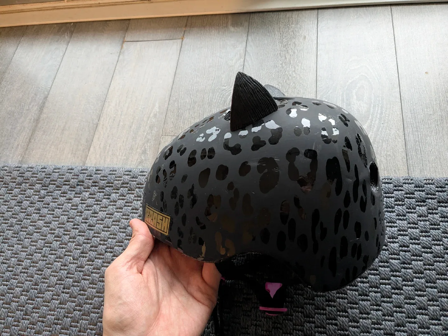 Youth Bike Helmet, Black/Pink, Ages 8+ image indicator(4)