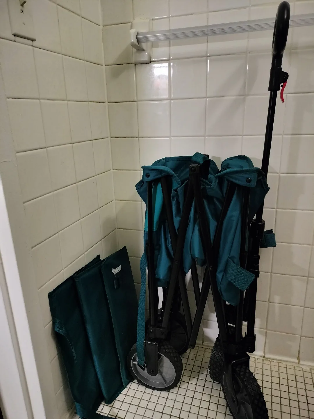 Foldable Teal Wagon image indicator(2)