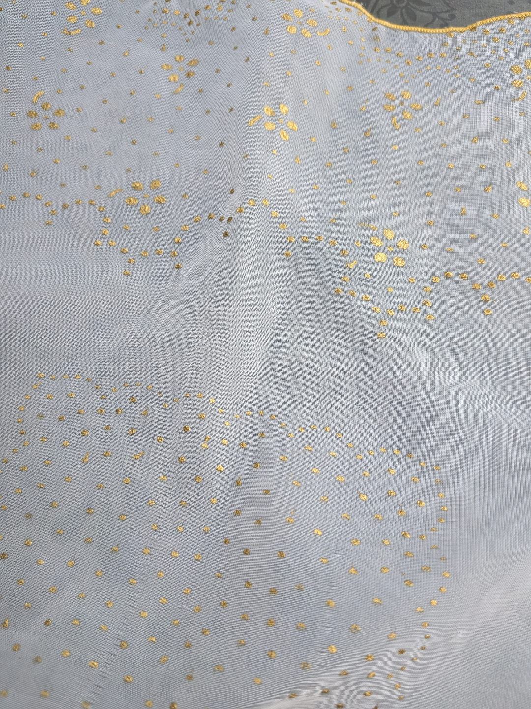 White & Gold Sheer Vintage Handkerchief - photo 3