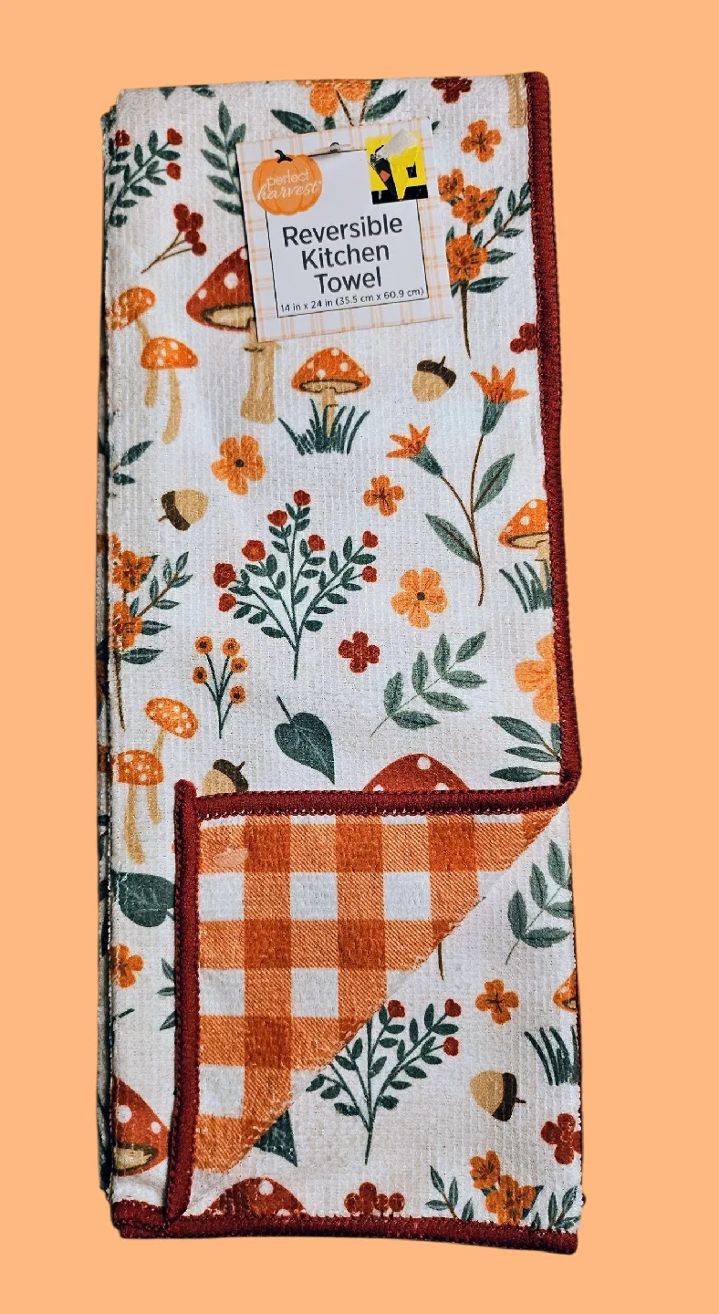 🥕 Perfect Harvest Reversible Kitchen Towel      14 in x 24 in image indicator(5)