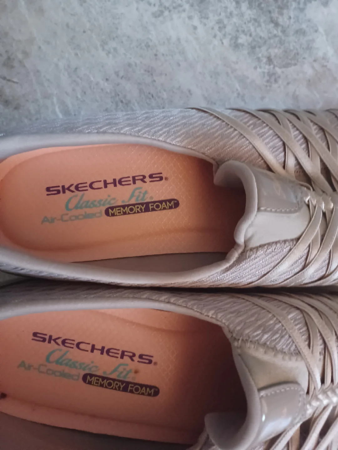 Skechers Classic Fit Air-Cooled Memory Foam Shoes image indicator(3)