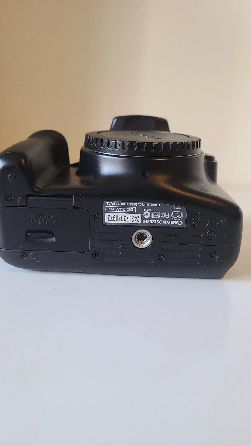 Canon EOS Rebel T3 DSLR Camera Body (Not Tested, No Battery) image indicator(8)