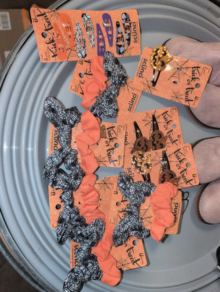 Scunci Halloween Hair Accessories - New! bundle deal thumbnail